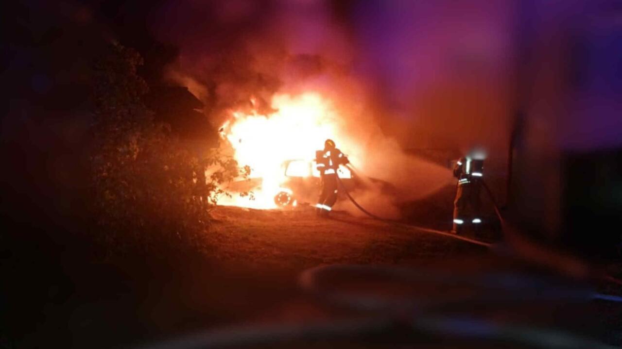 Ukradł ojcu samochód, pojazd spłonął