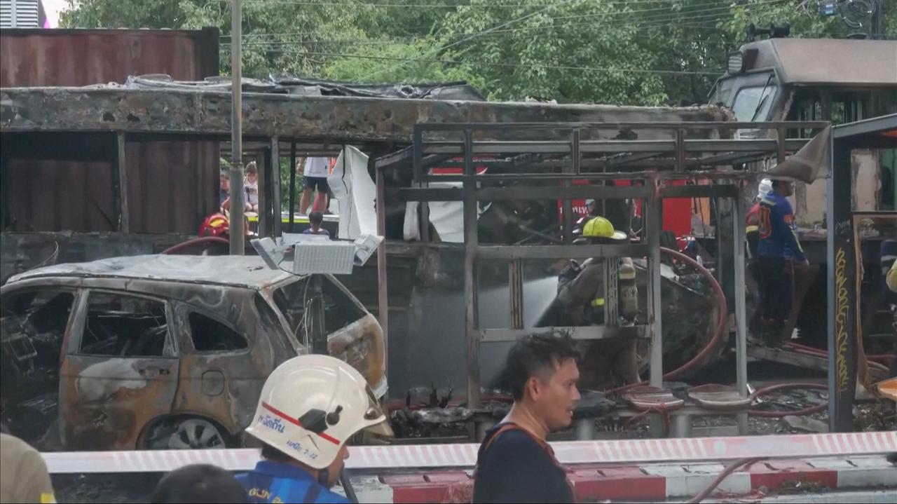 Zderzenie pociągu z autobusem. Są ofiary śmiertelne