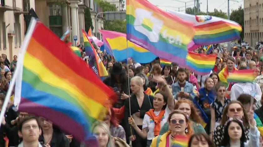 Marsz Równości idzie ulicami Łodzi