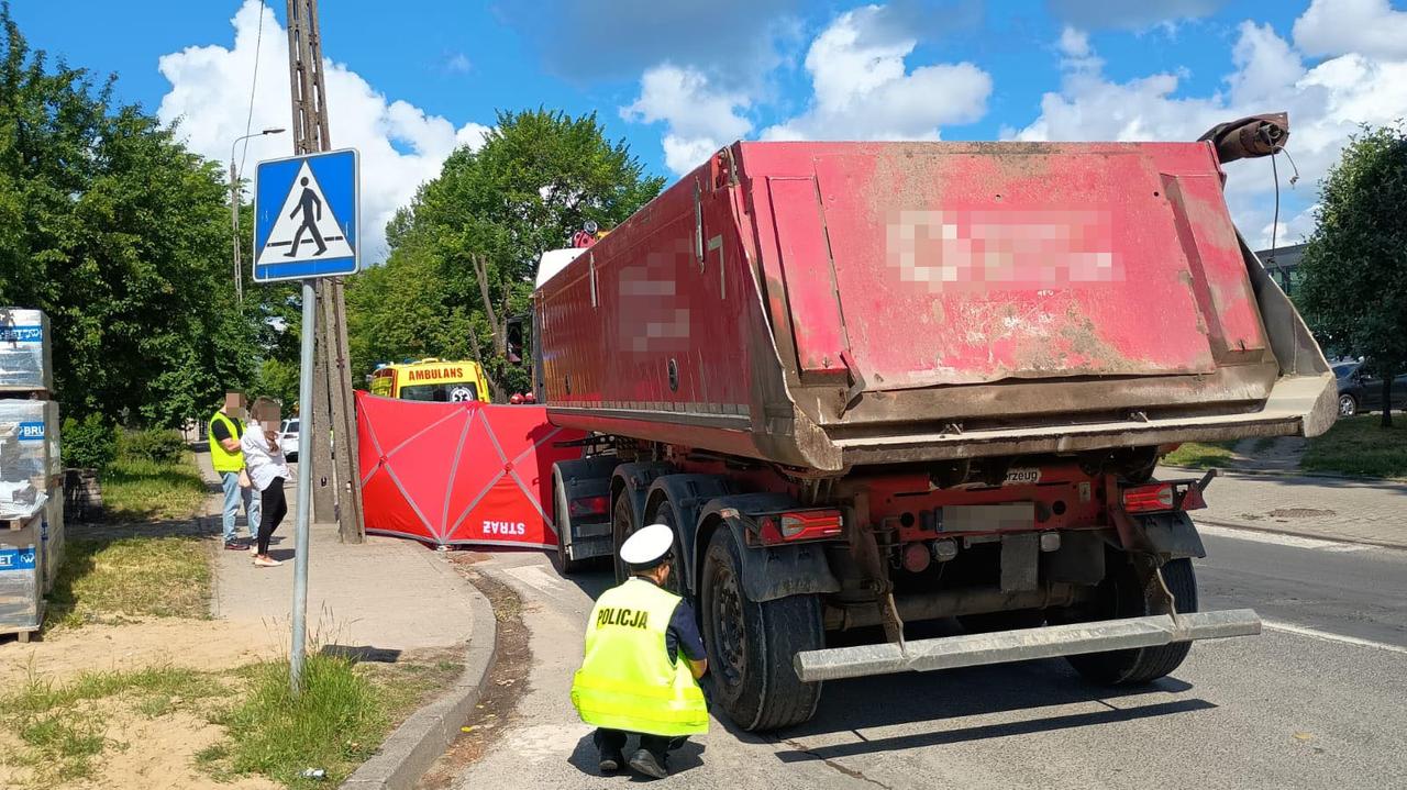 Kobieta potrącona na przejściu dla pieszych przez ciężarówkę. 62-latka nie żyje