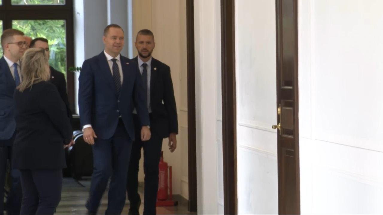 Nawrocki przyjechał do Sejmu. Na spotkanie z Hołownią