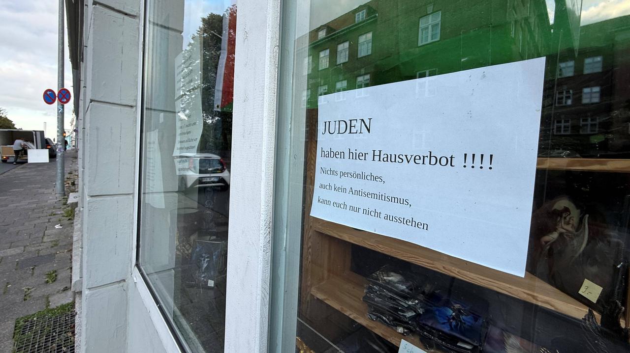 "To przypomina najmroczniejsze karty dziejów Niemiec". Prokuratura bada sprawę