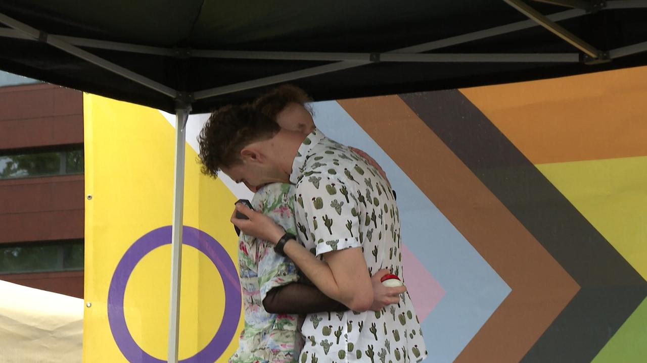 Wzruszający moment na marszu równości we Wrocławiu