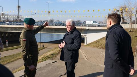 Jeden z pasów dla samochodów na moście Grunwaldzkim w Krakowie został zamieniony na ścieżkę rowerową