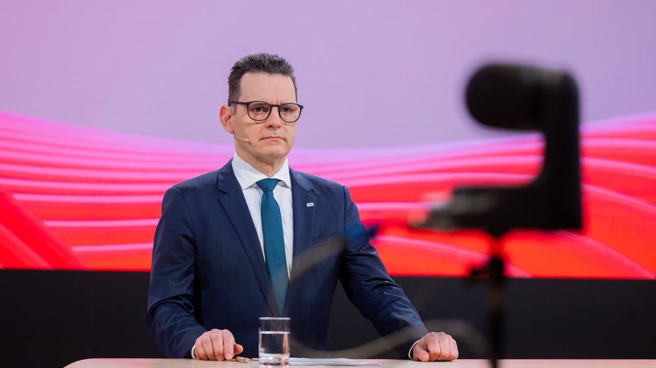 Szef największego operatora apeluje do Niemiec. "Na tym etapie nie ma już sensu"