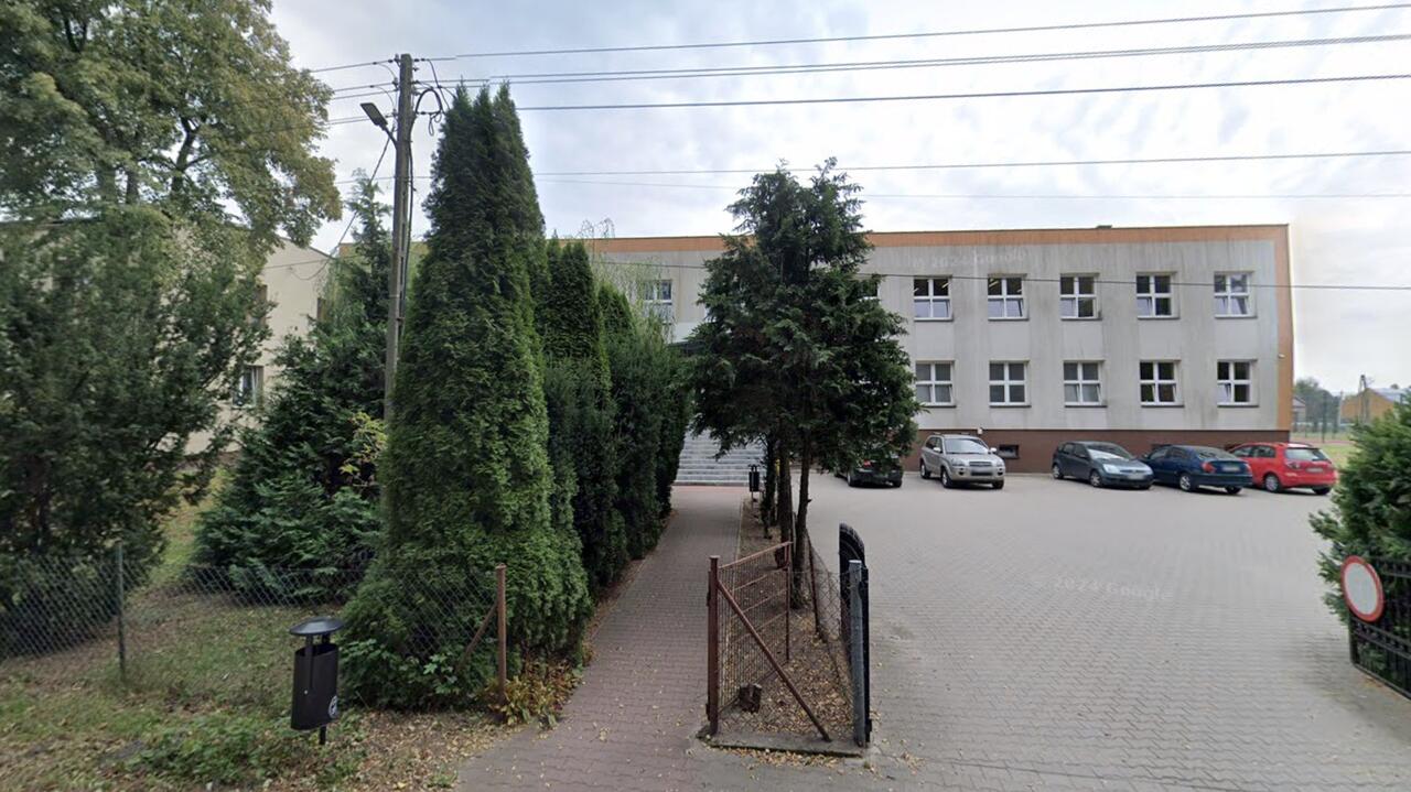 Chemiczna substancja rozpylona w szkole, siedmioro uczniów w szpitalu