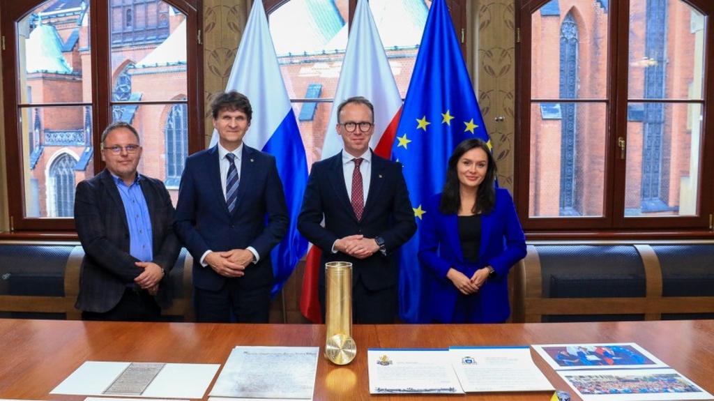 Władze miasta przy kapsule