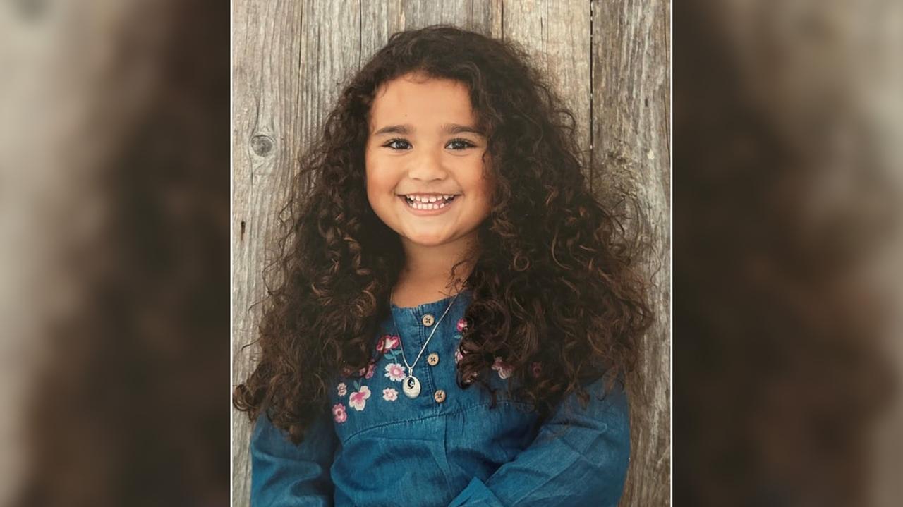 Szkoła zgłosiła zaginięcie 9-latki. Ostatni raz widziano ją na zdjęciach monitoringu - była w peruce