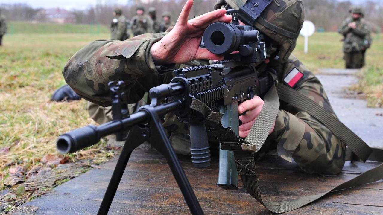 Pirotechnika i drony. Alert RCB ostrzega przed głośnymi ćwiczeniami