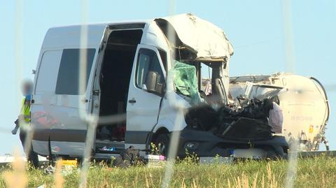 Tragiczny wypadek busa i ciężarówki na autostradzie A4 pod Gliwicami. Zginęła pasażerka