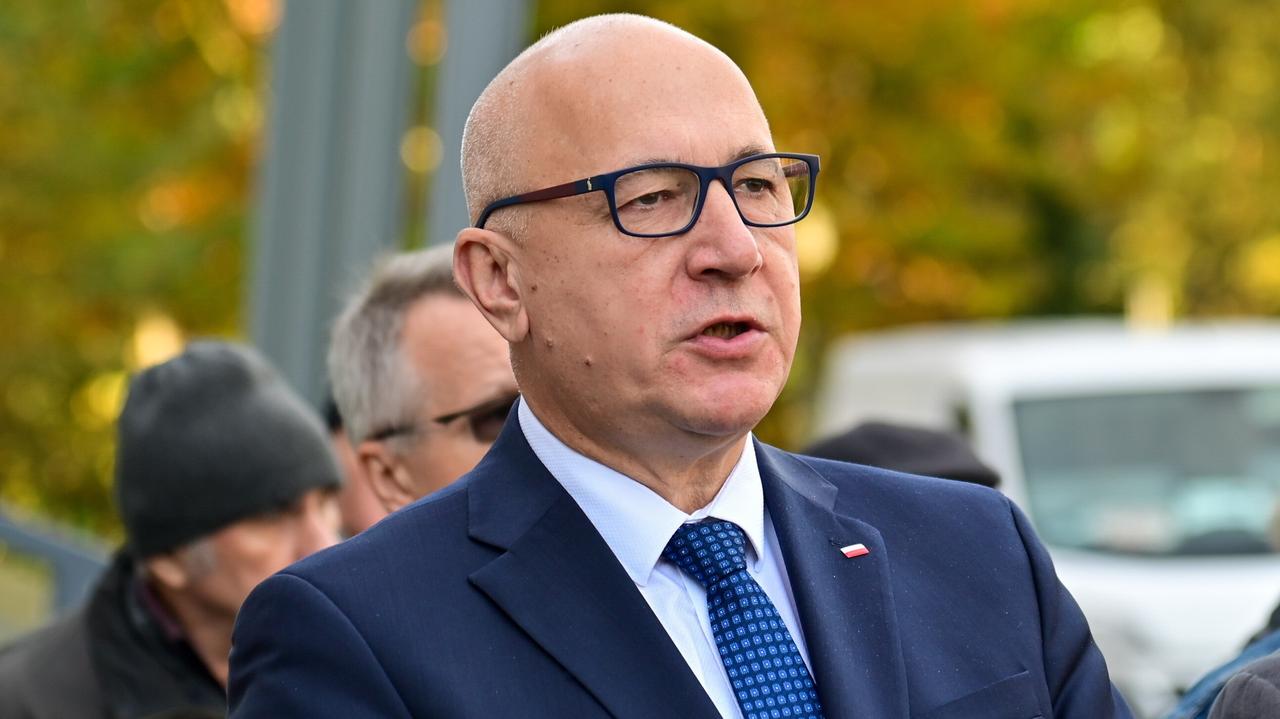 Brudziński odpowiada na słowa Mentzena. "Wybitny operator hulajnogi"