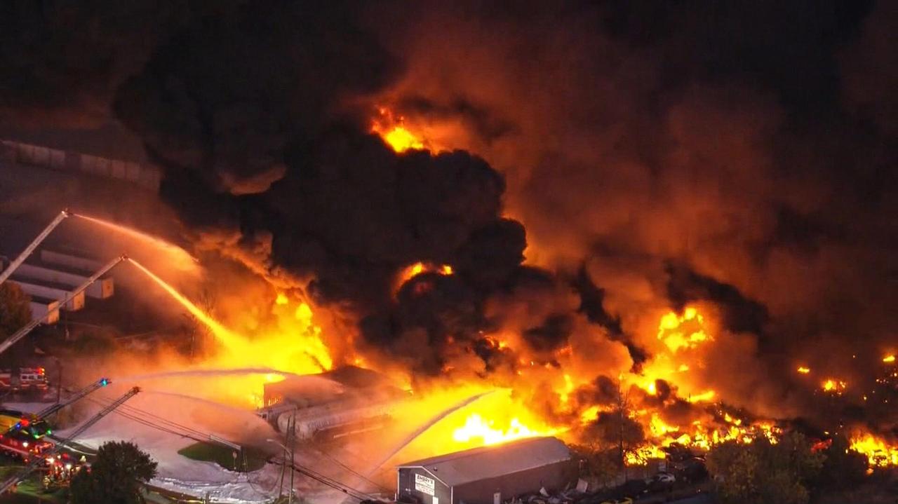 Rośnie liczba ofiar katastrofy. Odnaleziono czarne skrzynki, które "naprawdę pomogą zrozumieć, co się wydarzyło"