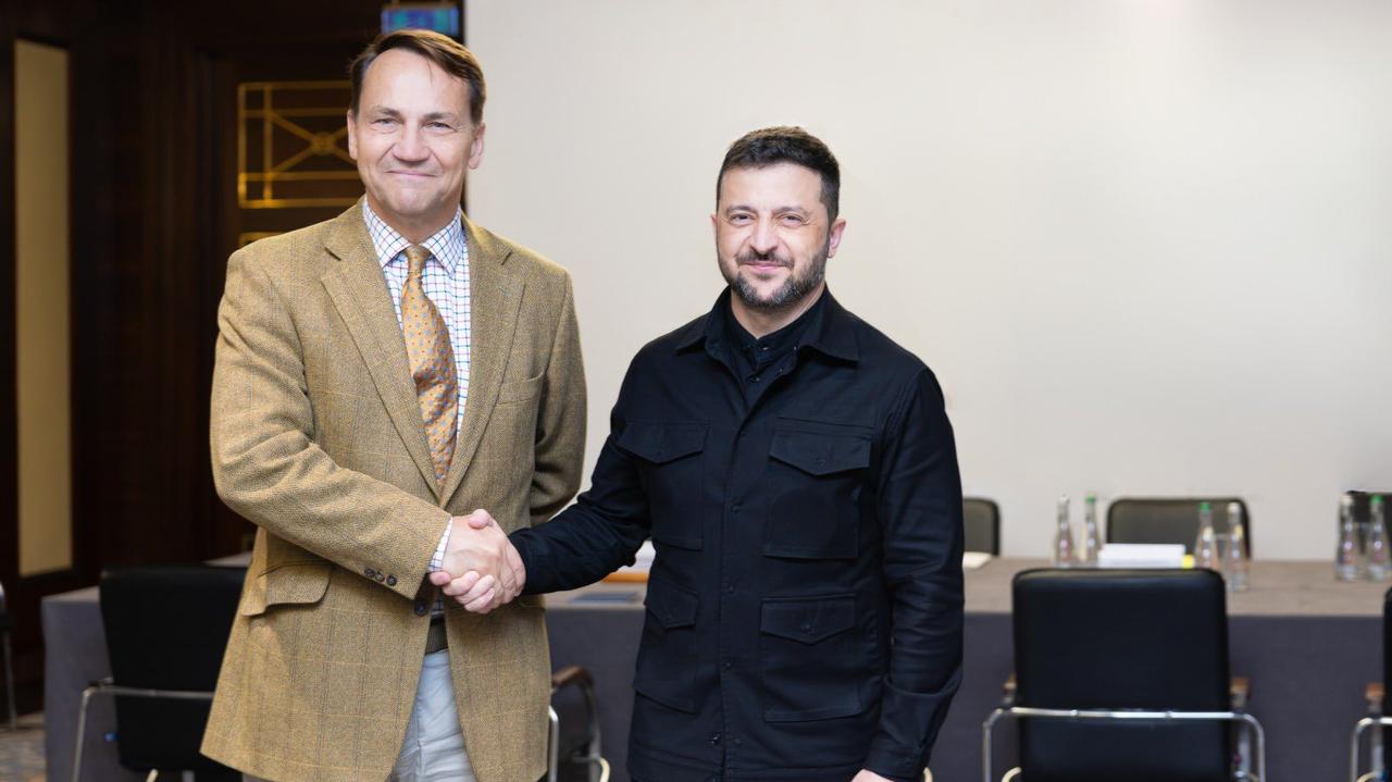 "Dobre spotkanie" Sikorskiego z Zełenskim. Poruszyli trzy tematy