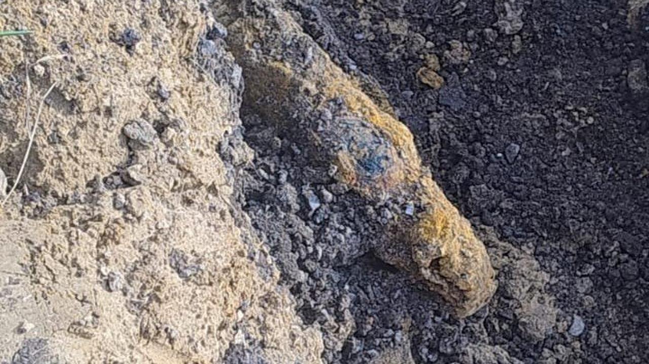 Bomba, granat i dwie kości. Odkryli to na budowie domu