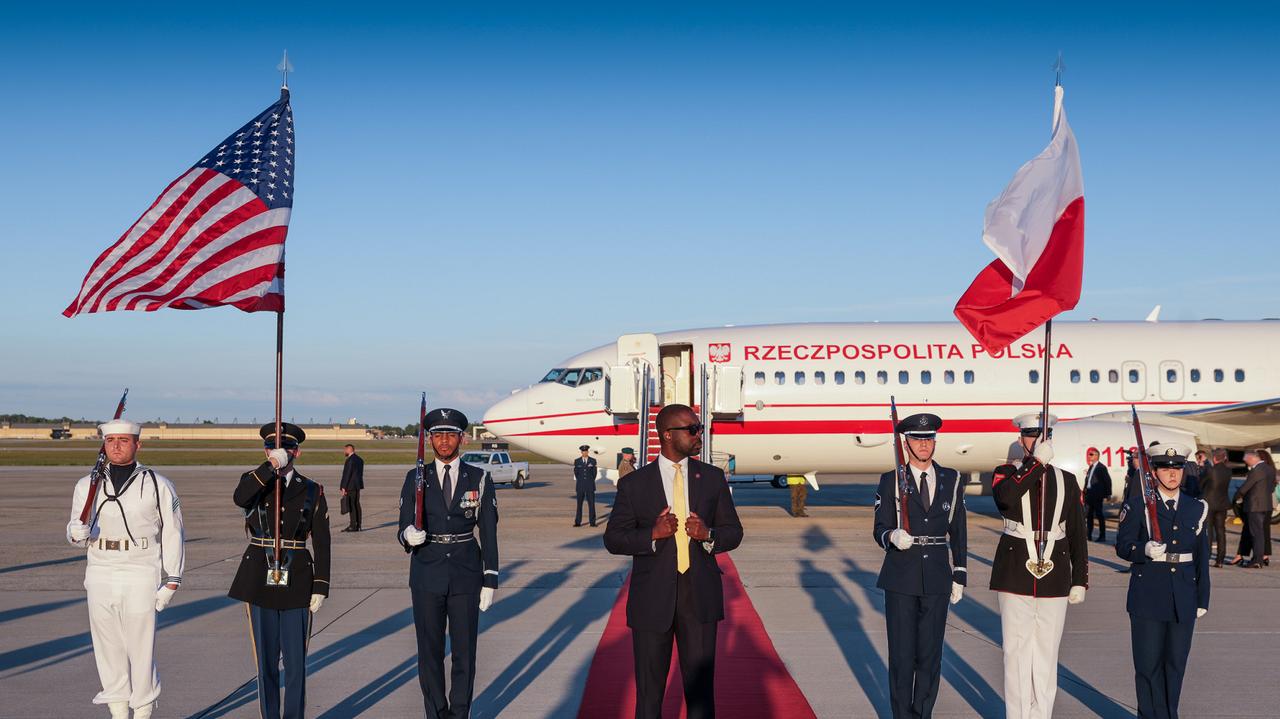 Pokaz lotniczy w Waszyngtonie ku pamięci polskiego pilota. Ustalenia "Faktów" TVN