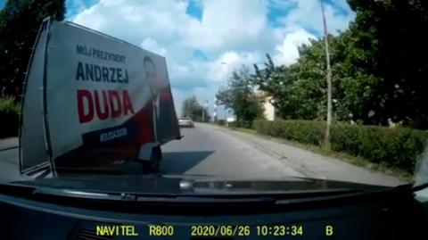 Baner wyborczy Andrzeja Dudy sunął ulicą Myszkowa