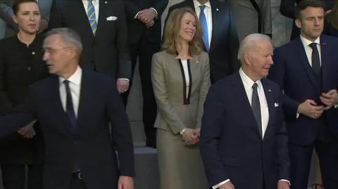 Wspólne zdjęcie przywódców przed szczytem NATO w Brukseli