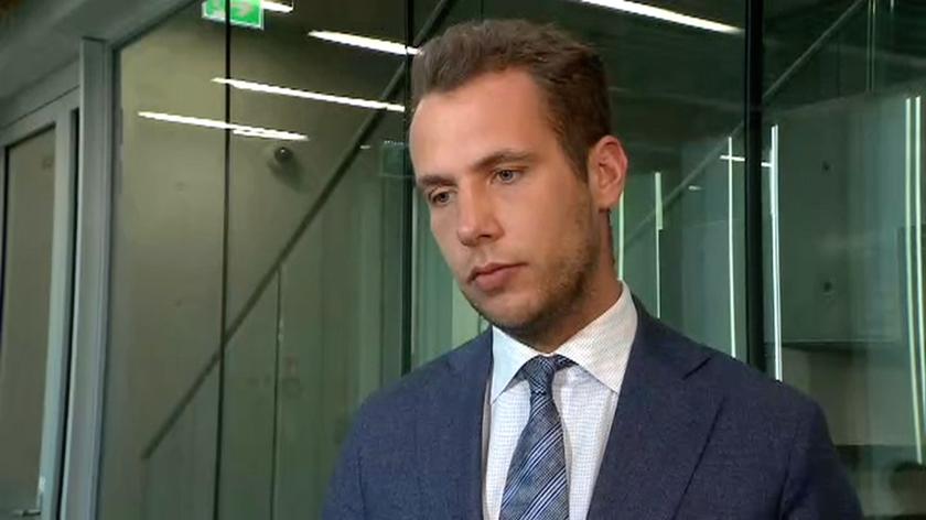 Opinia Komisji Weneckiej. Komentarze polityków - TVN24