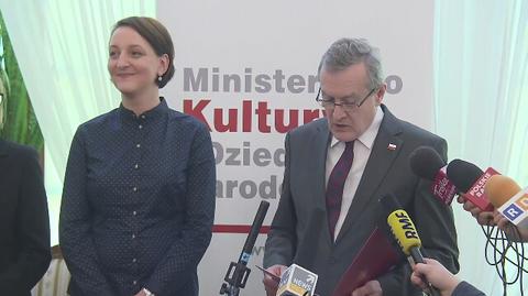 Minister Gliński wręczył nagrodę leśniczemu, który znalazł skarb