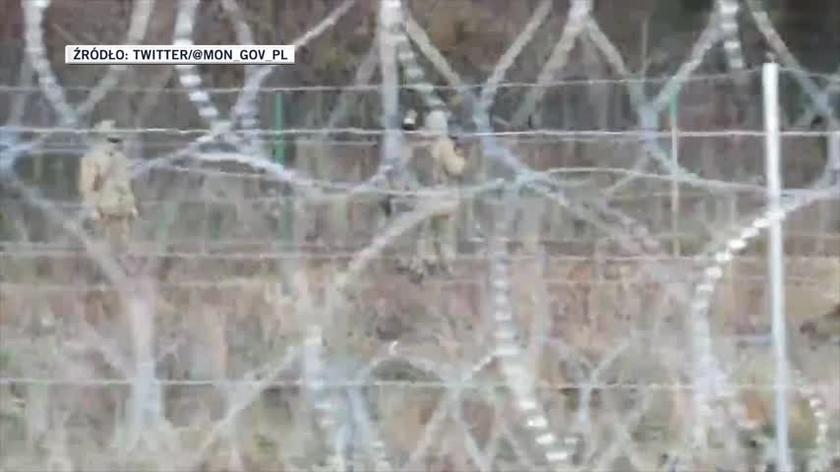 MON: białoruscy żołnierze z karabinami snajperskimi i granatnikami. Resort pokazuje nagranie z granicy