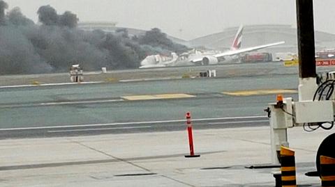 Samolot linii Emirates awaryjnie lądował w Dubaju
