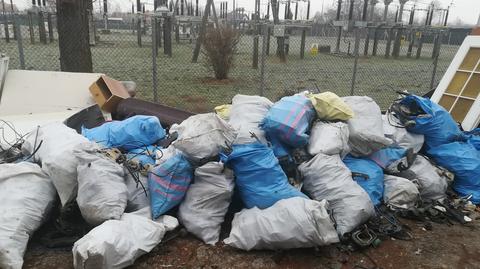 Lublin. Ktoś w kilku punktach miasta zostawił 130 worków z odpadami (14.01.2022)