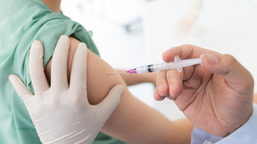 Niedzielski: być może nawet w tym roku pojawią się pierwsze szczepionki na polskim rynku 