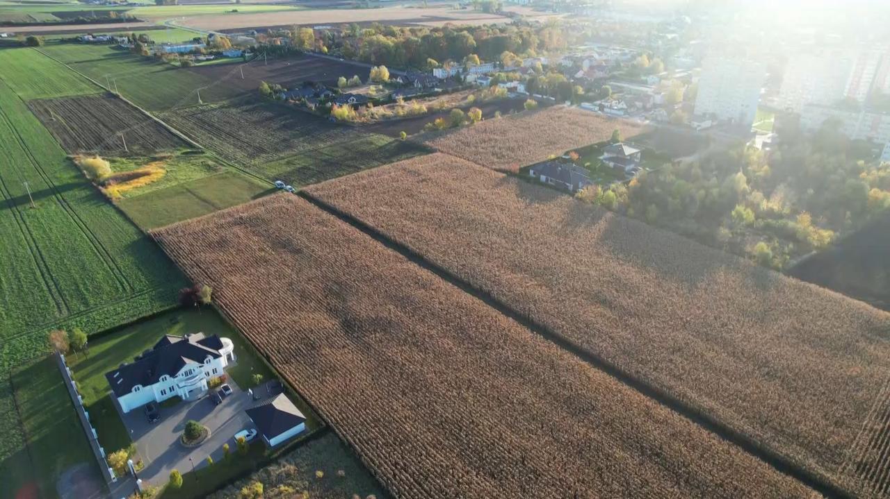 Inowrocław. Ciało młodej dziewczyny znaleziono w zaroślach