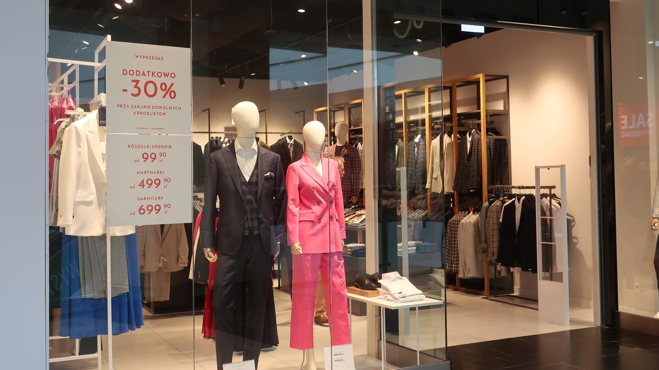 La Oficina de Competencia y Consumidor sanciona a las empresas de ropa por información de composición incorrecta.  Lavard y Lourdes pagarán más de 4 millones de zlotys