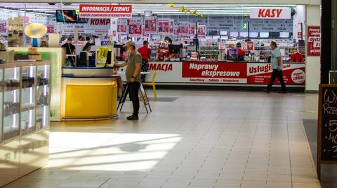 Właściciel sklepu: producenci zmniejszają opakowania, żeby sprzedawać mniej produktu w tej samej cenie