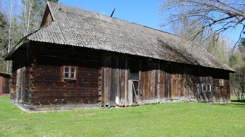 Leśniczówka, tak jak i stodoła ze spichlerze, została wzniesiona w 1935 roku (materiał z 19.05.2021)
