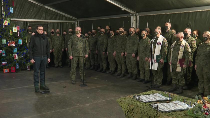 Premier Morawiecki złożył życzenia żołnierzom Wojska Polskiego w Podlaskiem