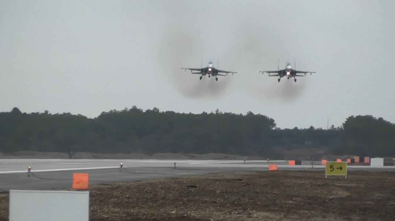 Trzecia noc ataków dronowych Ukrainy: setki opóźnień na rosyjskich lotniskach