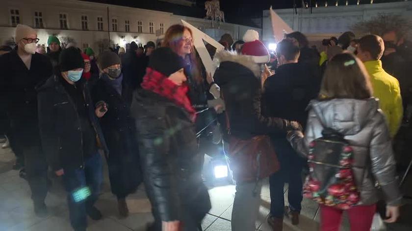 "Polonez sprzeciwu wobec lex Czarnek" przed Pałacem Prezydenckim