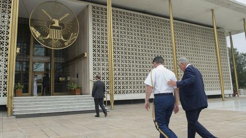 Mężczyzna miał zgwałcić pięciolatkę na terenie ambasady USA w Delhi