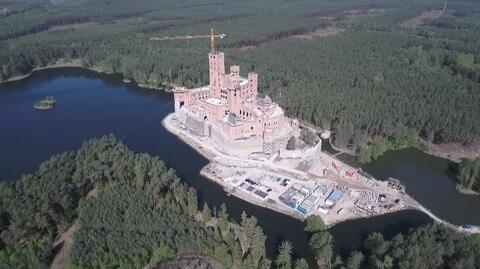 Stobnica: Zarzuty dla 7 osób w związku z budową zamku w Puszczy Noteckiej