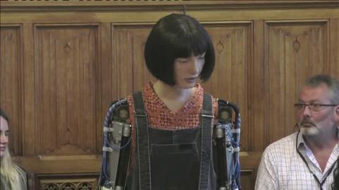 Humanoidalny robot Ai-Da w brytyjskiej Izbie Lordów