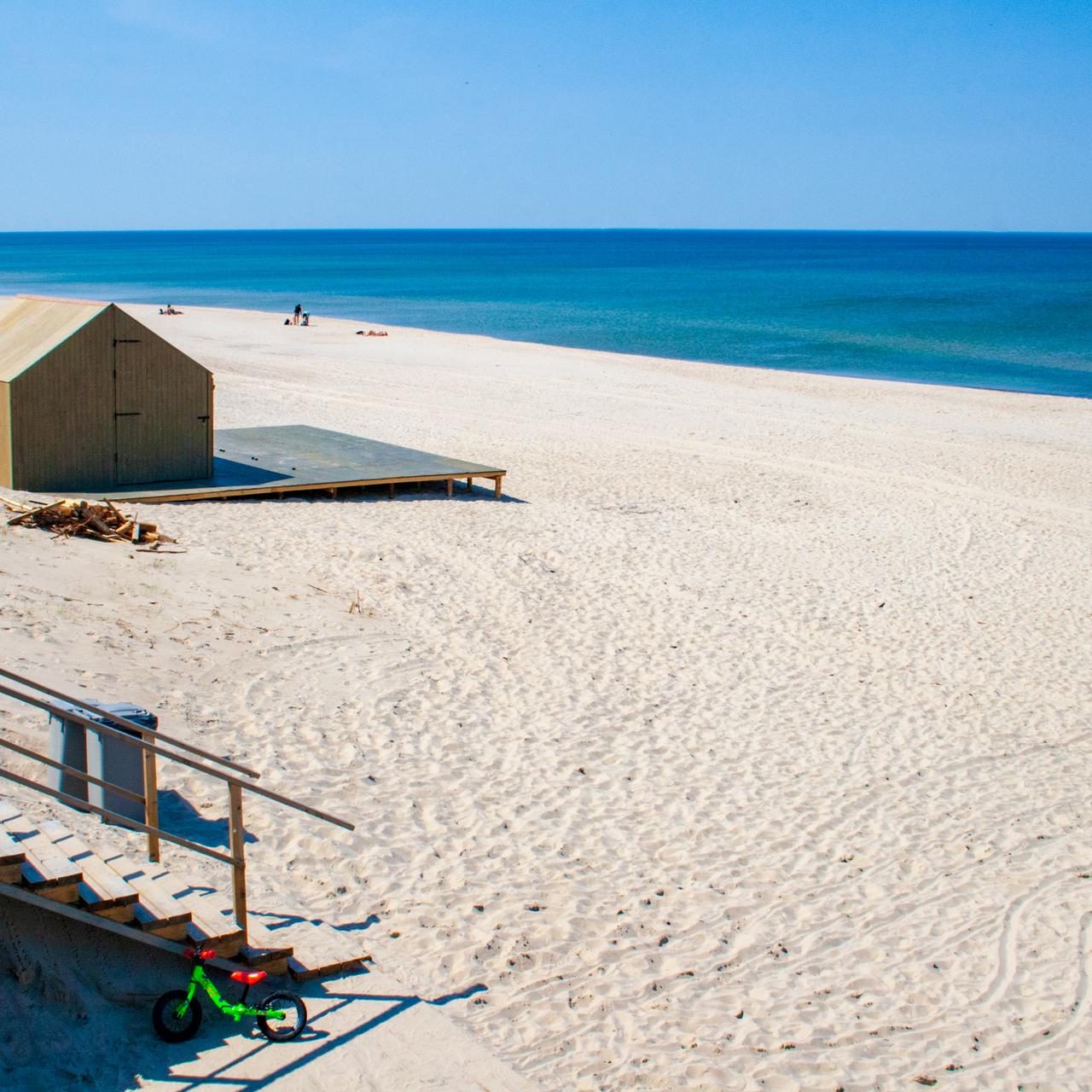 Najlepsze plaże dla nudystów na świecie. Dwie plaże do opalania nago blisko  Polski - TVN24