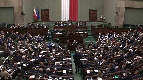 Opozycja zerwała kworum w związku z kontrowersyjną poprawką Macierewicza