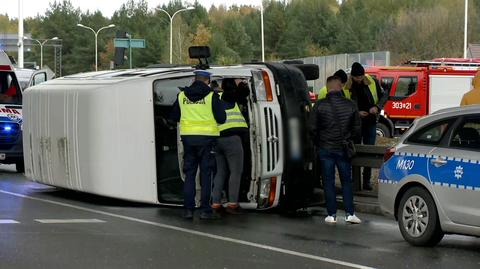 Białystok. Bus przewrócony na bok po wypadku. Relacja Marty Abramczyk 