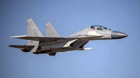Chiński myśliwiec Shenyang J-16