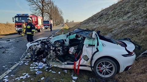 Porsche zostało całkowicie rozbite (wideo bez dźwięku)