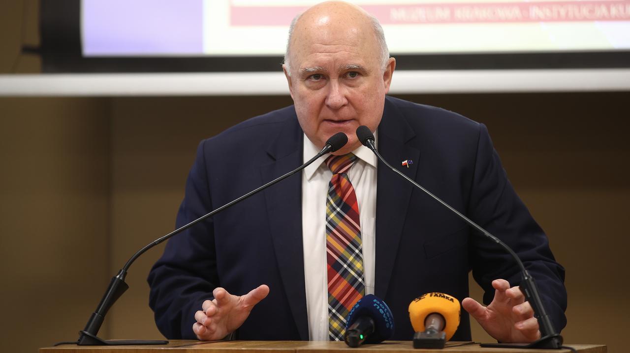 Obelżywe filmy atakowały radną i byłego wiceprezydenta. Sprawę umorzono, bo Meta nie odpisała