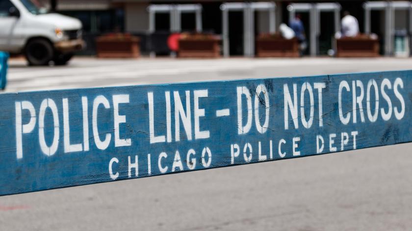 W Chicago notuje się wysoki odsetek przestępstw z użyciem broni. Materiał archiwalny