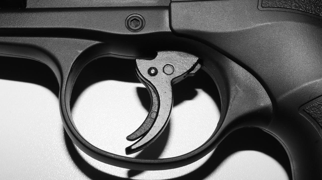 Strzały w centrum miasta. 20-latek podczas kłótni wyciągnął pistolet na śrut