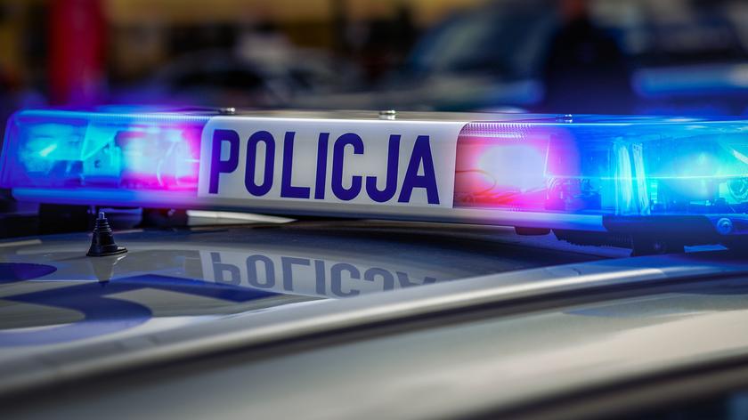 Rzecznik małopolskiej policji: w trakcie zatrzymania podejrzewanego, policjantowi wypadła broń