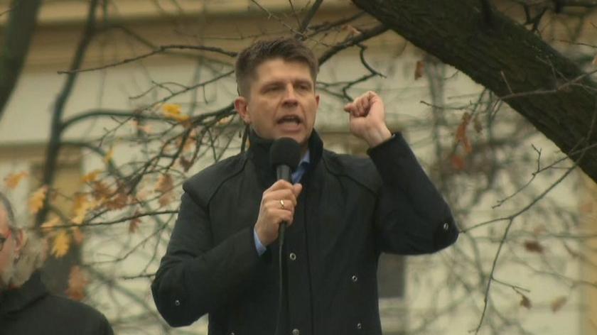 "Jesteśmy tutaj razem, prezes PiS zrobił to w miesiąc"