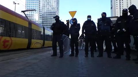 Heavy police presence during Women's Day protest in Warsaw