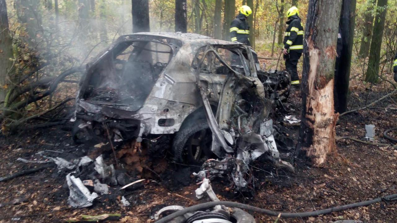 Zamordował żonę, zwłoki zapakował do samochodu. Miał wypadek, nie żyje