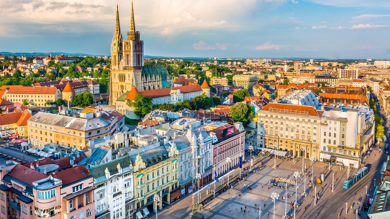 Obcokrajowcy kupują coraz więcej. "Głównie za gotówkę"